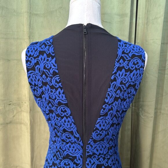 Alice+ Olivia Elegant Royal Blue Lace Evening Gown, US2 - Picture 9 of 11